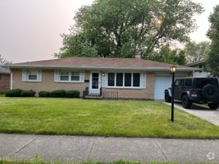 Building Photo - 106 S Bobby Ln