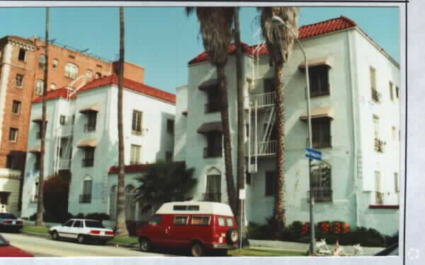 Foto del edificio - Lopez Estrada Manuel