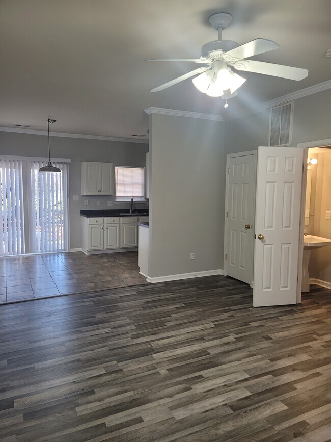Foto del edificio - 126 Reid Ln