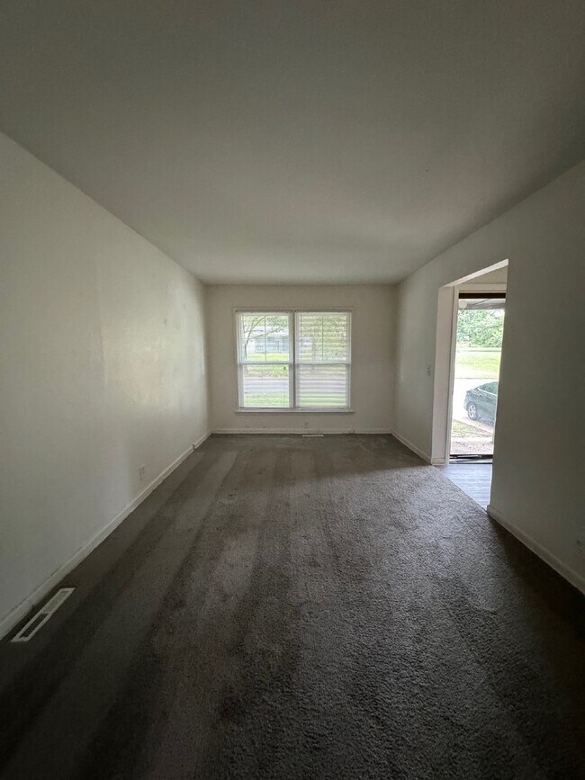 Building Photo - Charming 2-Bedroom Duplex in Wichita