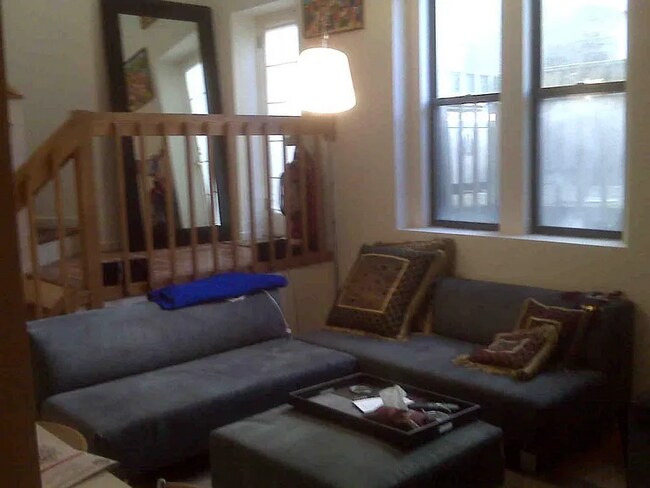 Foto del edificio - 8385-85 Washington St