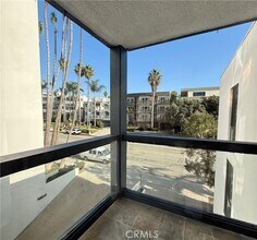 Building Photo - 575 Esplanade