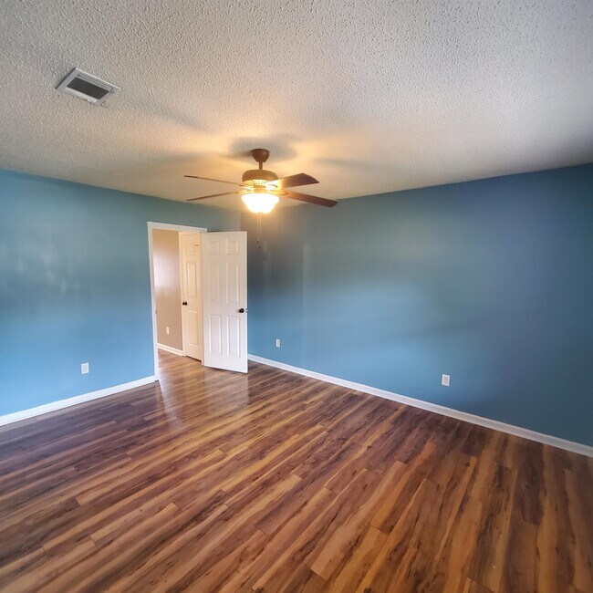 Foto del edificio - 953 Wedgewood Way