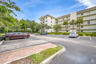 Building Photo - 2105 Lavers Cir
