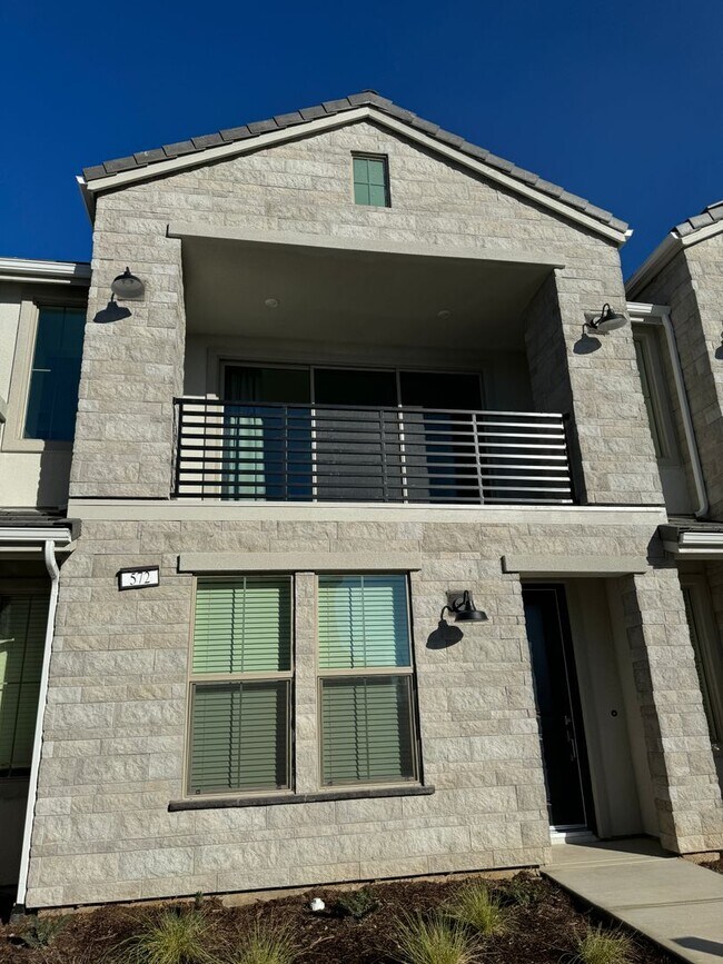 Building Photo - 572 W. Balsam Ln.  (Peach & Spruce)