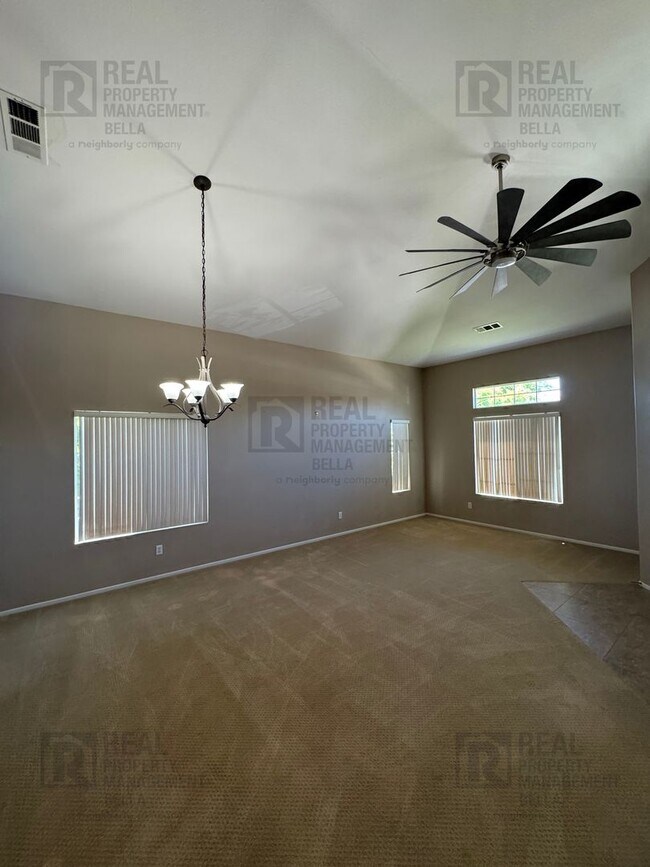 Building Photo - 756 Conlon Dr