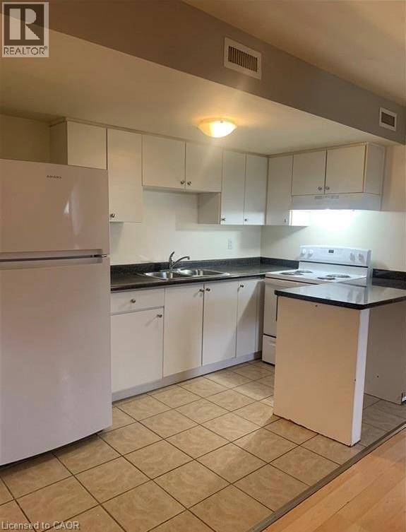 Building Photo - 81 Dundas St