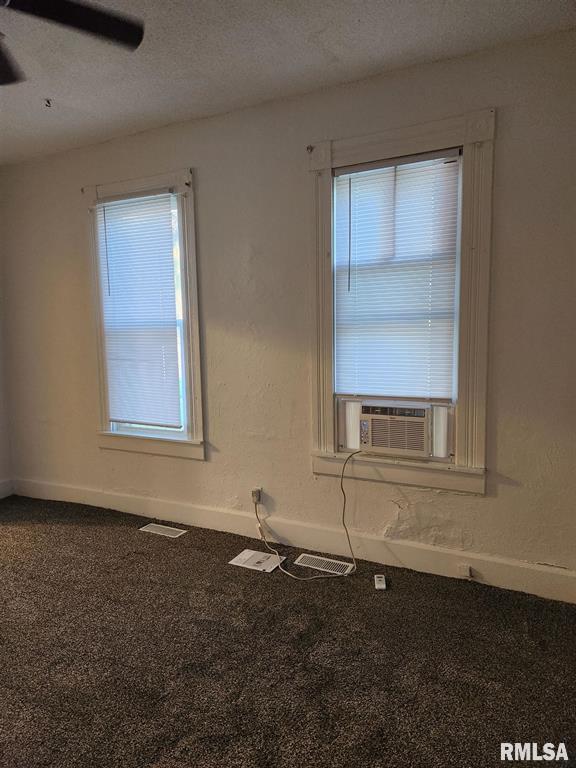 Building Photo - 1703 W 7th St