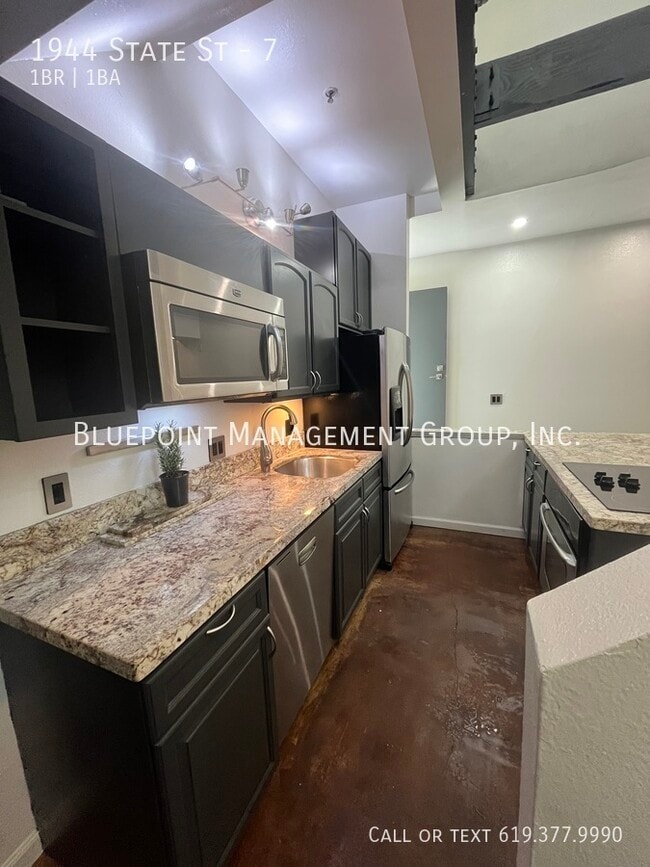 Building Photo - Condo in Downtown San Diego