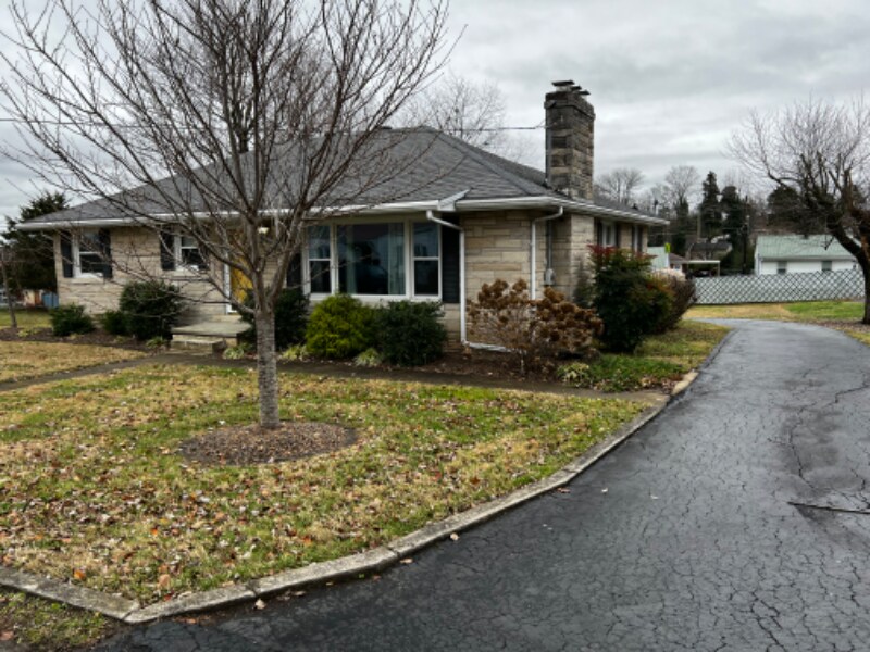Foto principal - 207 Sunnyhill Dr