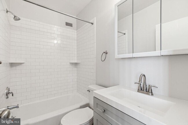 Foto del edificio - 135 S 19th St