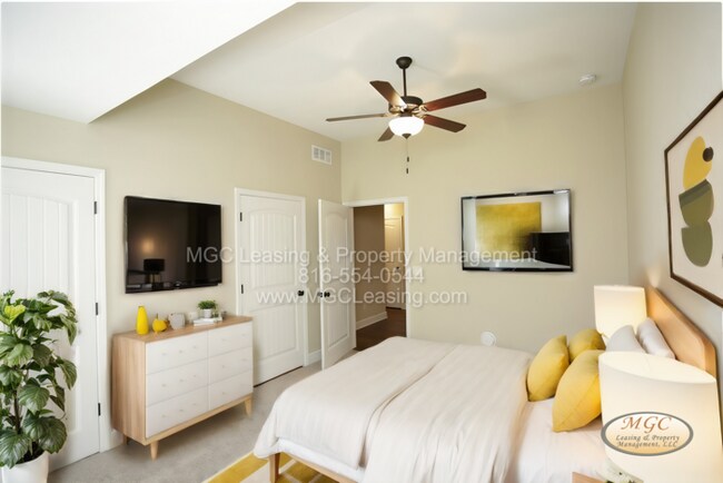 Foto del edificio - Luxury Living in Lee's Summit
