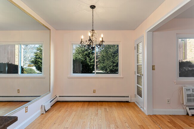 Building Photo - 154 Cold Spring Rd