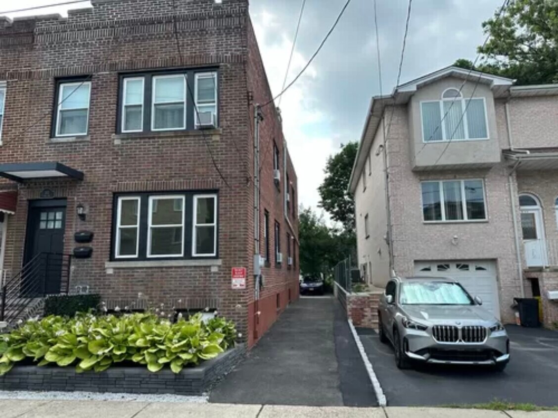 Primary Photo - 312 Roff Ave