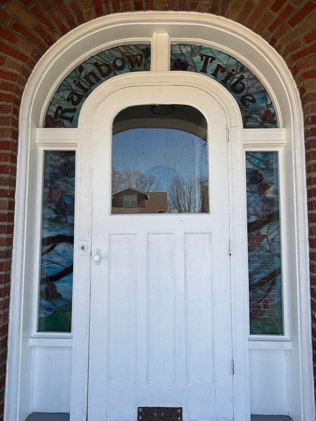 Front door with custom stained glass - 3068 Bellerive Dr