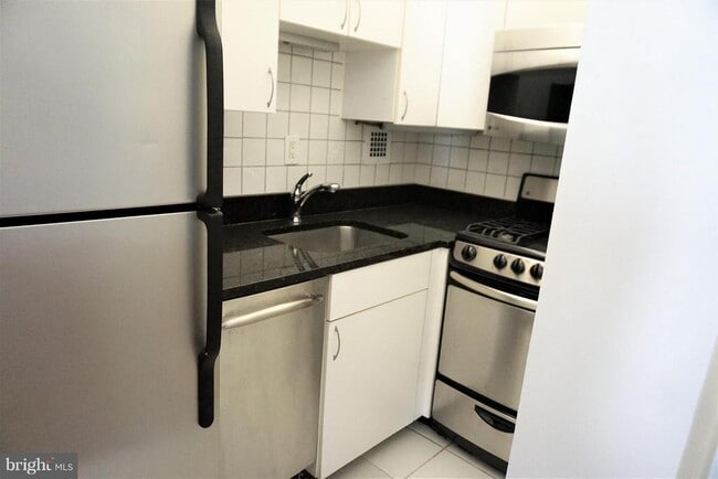 Building Photo - 5500 Friendship Blvd