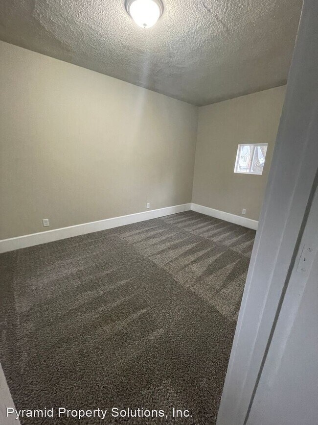 Building Photo - 4 br, 1.5 bath House - 1011 39th St