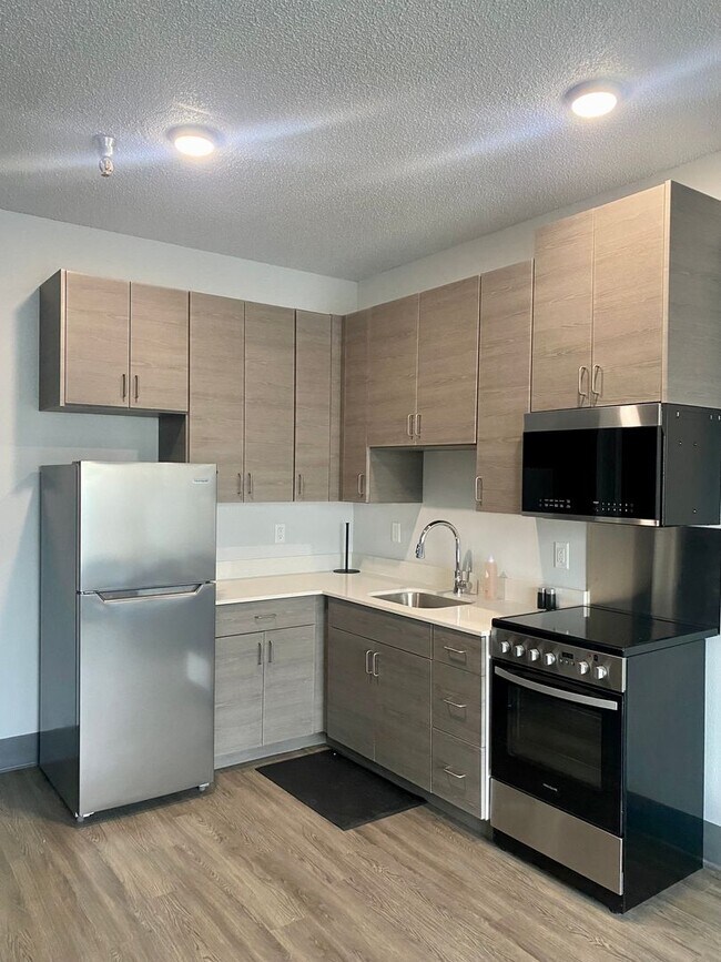 Foto del edificio - Fully Furnished, 1 bed 1 bath in newly renovated complex!