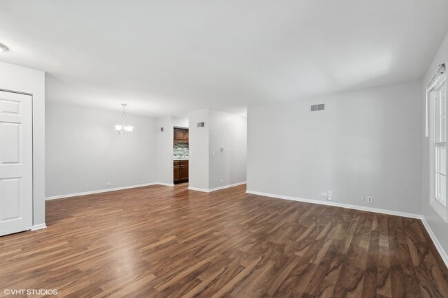 Building Photo - 520 Shorely Dr