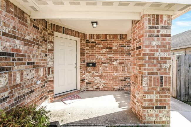 Foto del edificio - 2023 Louetta Mist Dr