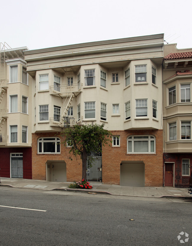 1740 Washington Street Apartment Building - 1740 Washington St