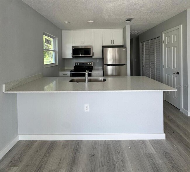 Building Photo - 32 Spring Loop Cir