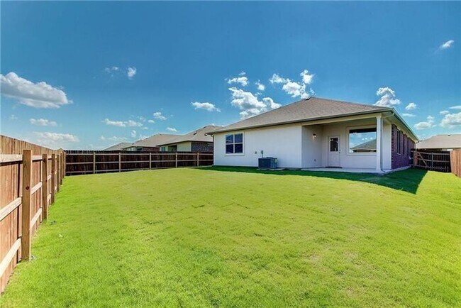Building Photo - 18521 Urbano Dr