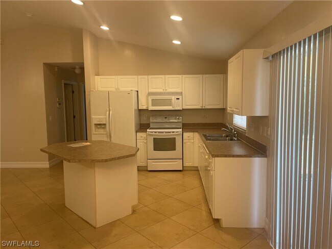 Foto del edificio - 1029 NW 25th Ave