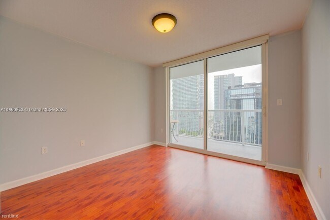 Building Photo - 3 br, 2 bath Condo - 1200 Brickell Bay Dr ...