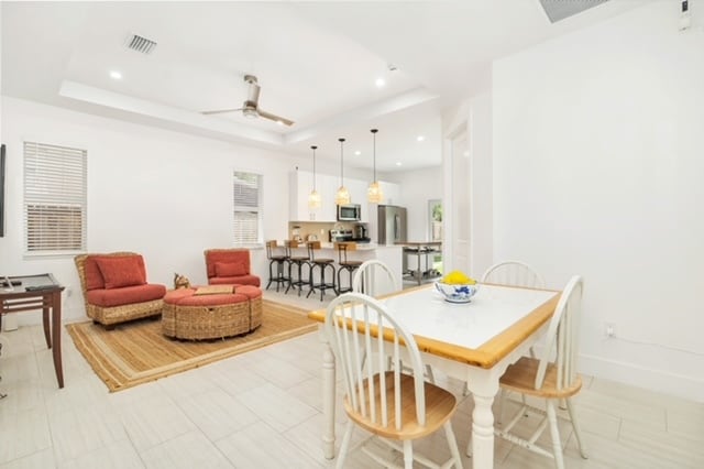 Building Photo - 520 El Vedado