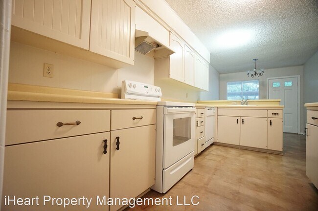 Building Photo - 626 Chauncey Dr