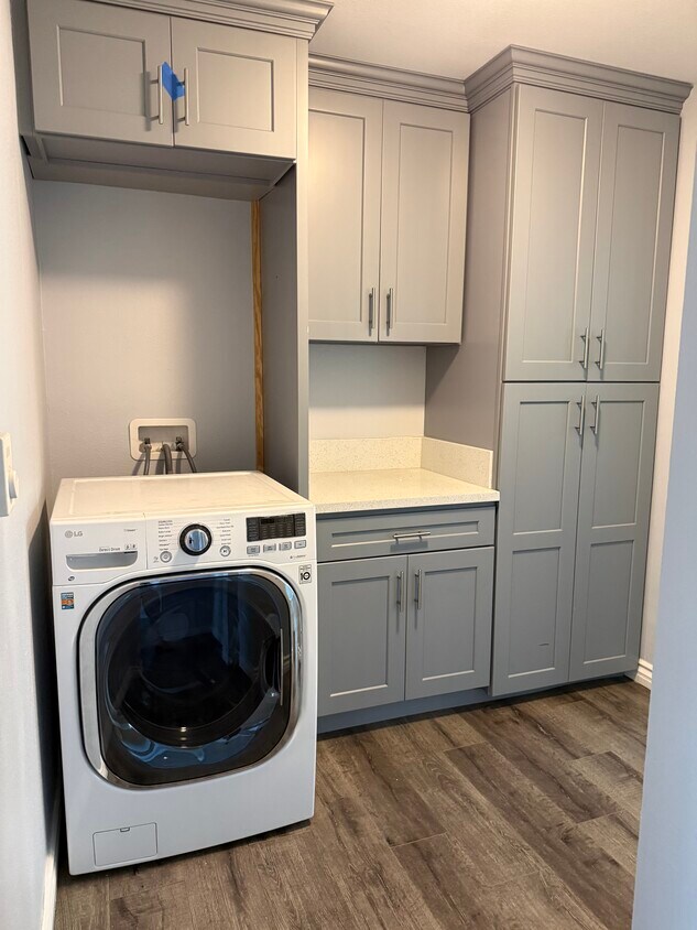 Foto del edificio - 1244 E. 4th Street Apartments