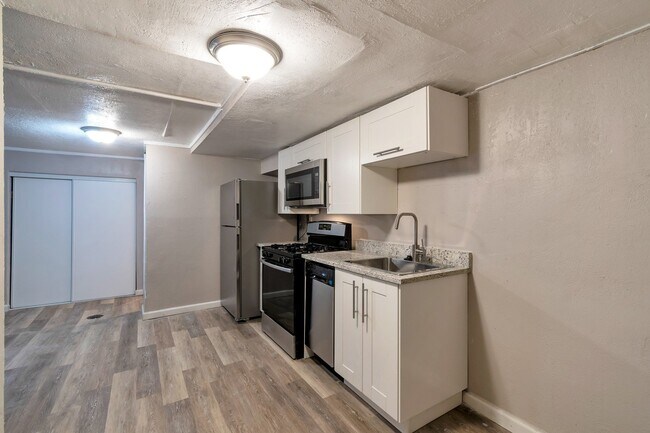 Building Photo - 1410 Xavier St