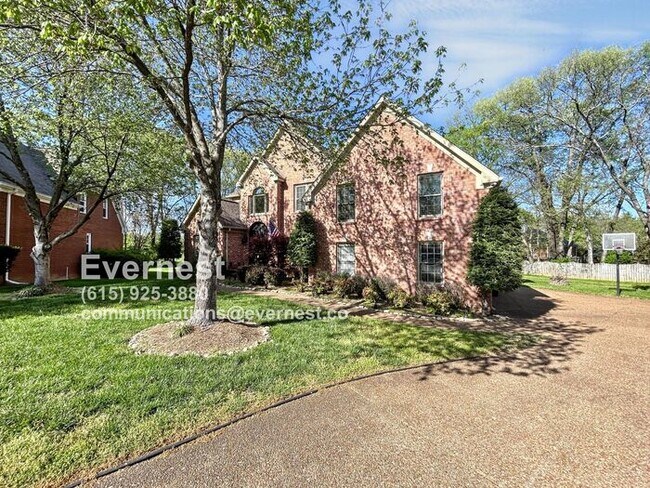 Foto del edificio - 4-Bedroom, 3.5-Bathroom Home in a Peaceful...