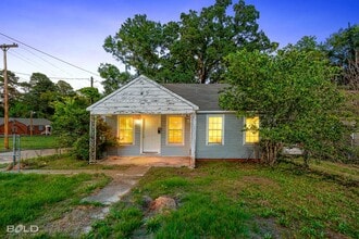 Building Photo - 6101 Fairfield Ave