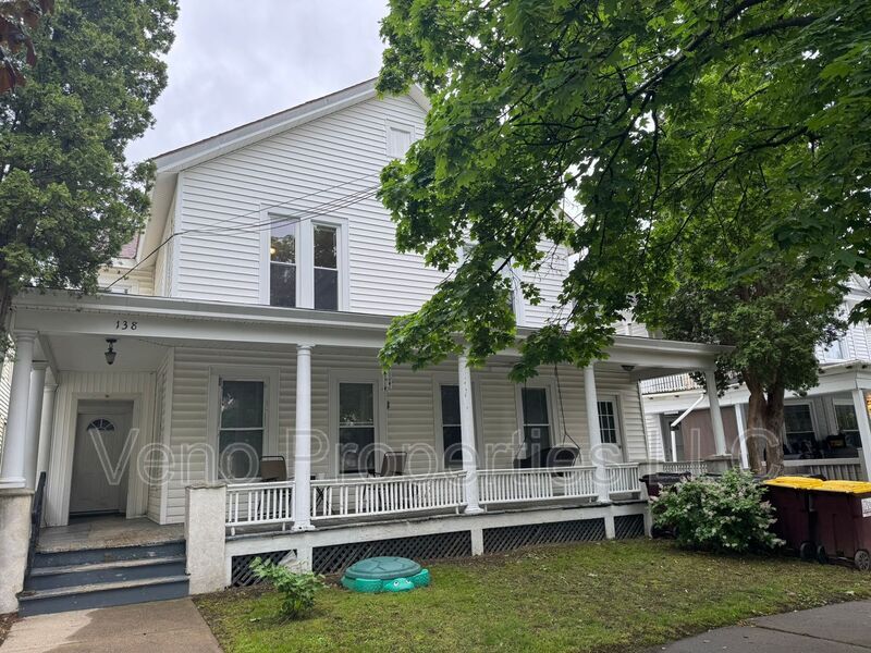 Foto principal - 138 S 2nd Ave