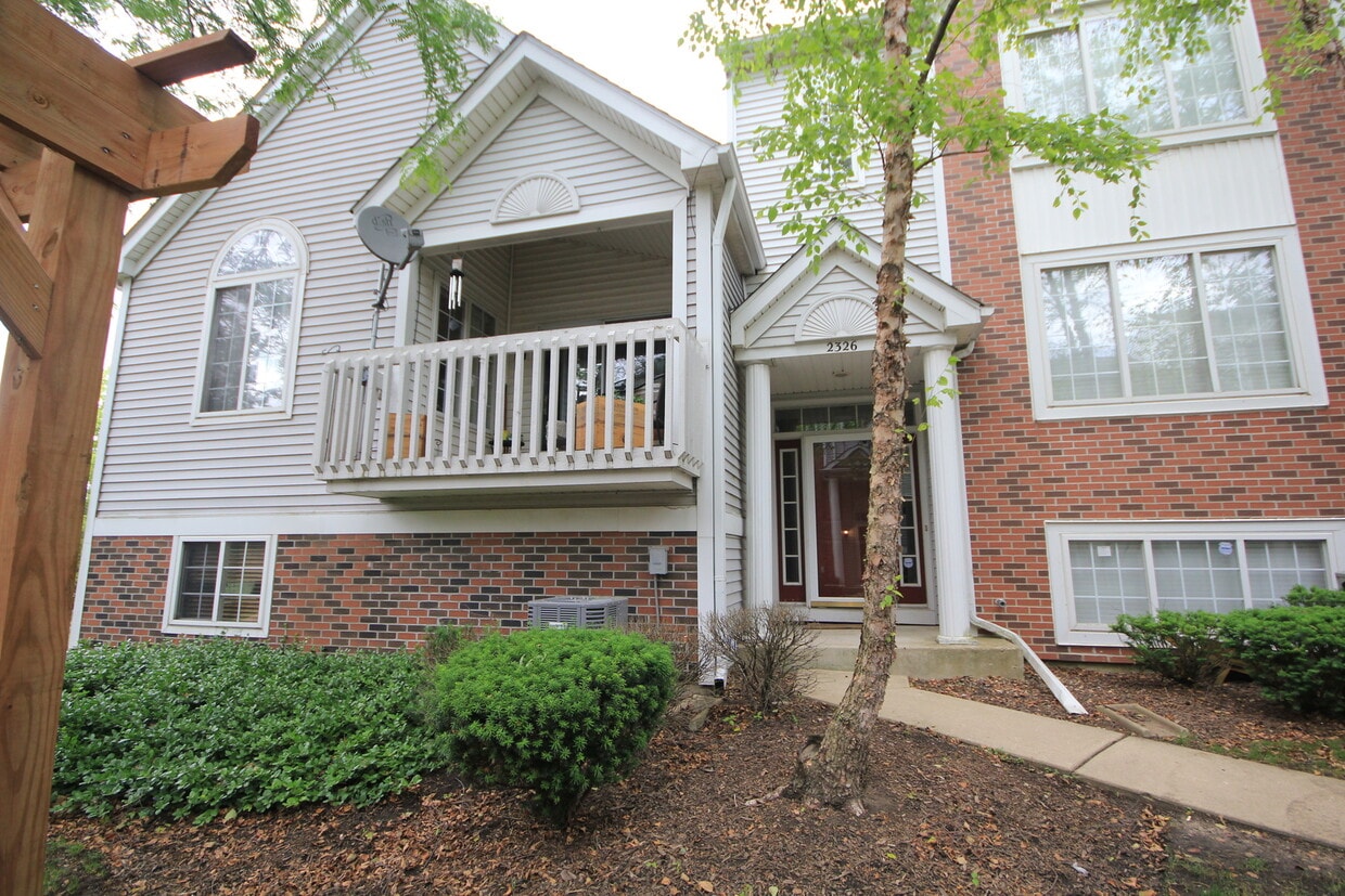 2326 Dawson Ln, Algonquin, IL 60102 Townhome Rentals in Algonquin IL