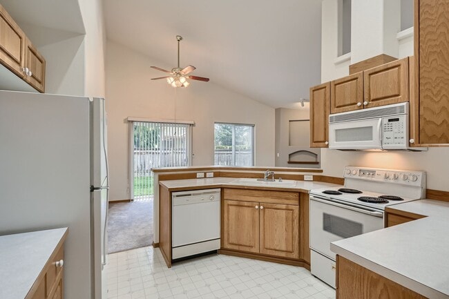 Building Photo - Stunning 3 Bed 2 Bath Marysville Rambler -...