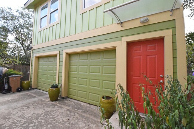 Foto del edificio - 2102 Greenwood Ave