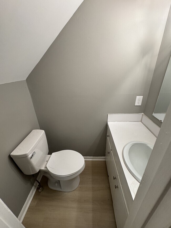 Foto del edificio - 102 Aqua Ct