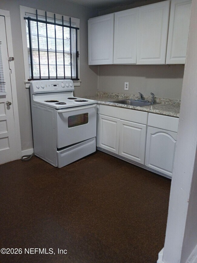 Foto del edificio - 1358 W 23rd St