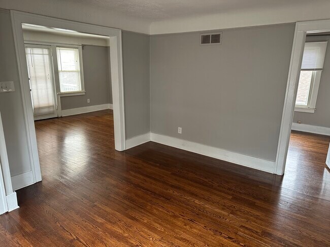 Foto del edificio - 217 E Drayton St