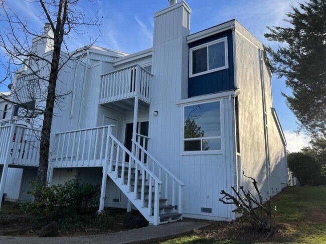 Foto del edificio - 133 Rockwood Drive - 1