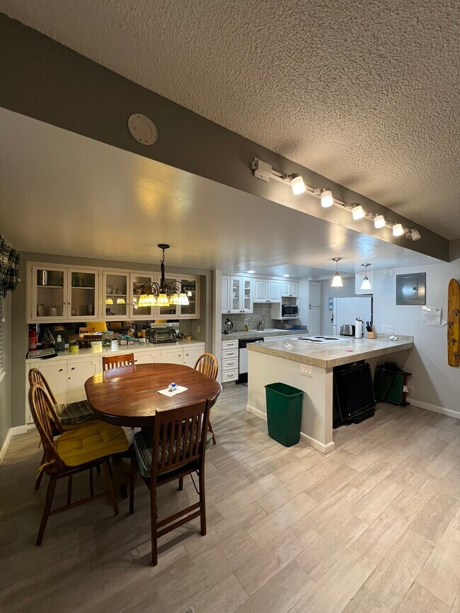 Foto del edificio - 1120 Herbert Ave