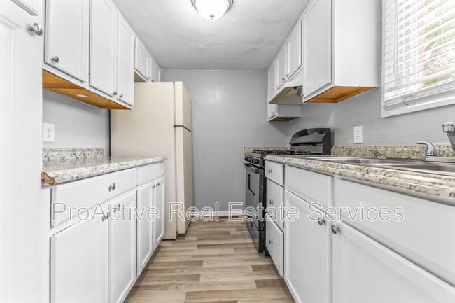 Building Photo - 1216 Bunsen Ct