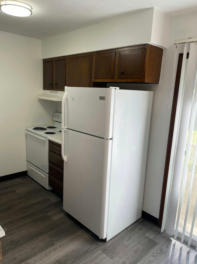 Building Photo - 4163 W Ridge Rd