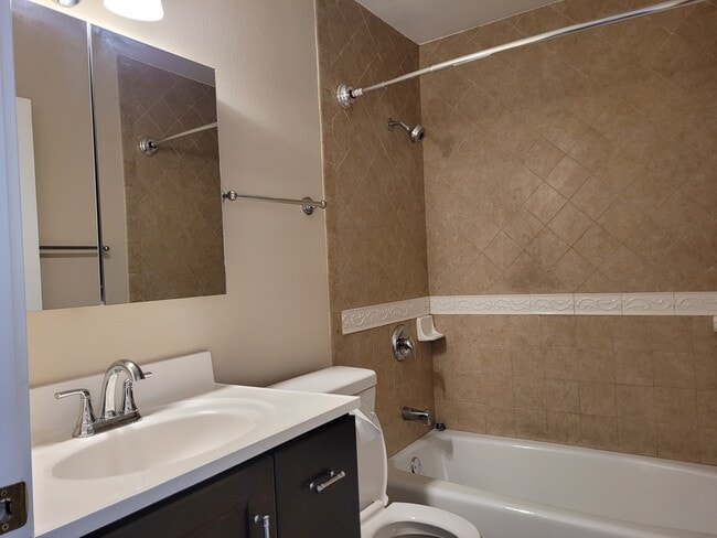 Baño - 1301 Hemlock Ave