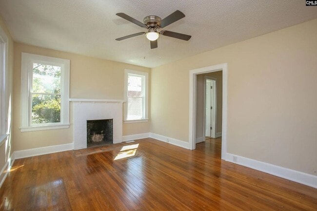 Foto del edificio - Charming 3-Bedroom Home in the Heart of Rosewood – Available July 2026!