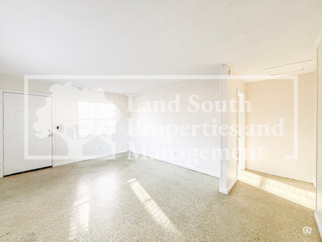 Foto del edificio - 5852 Olender Dr