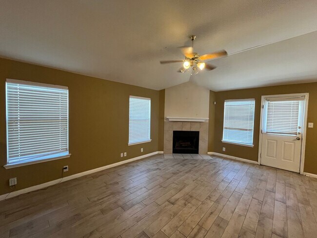 Foto del edificio - 7234 Autumn Acres